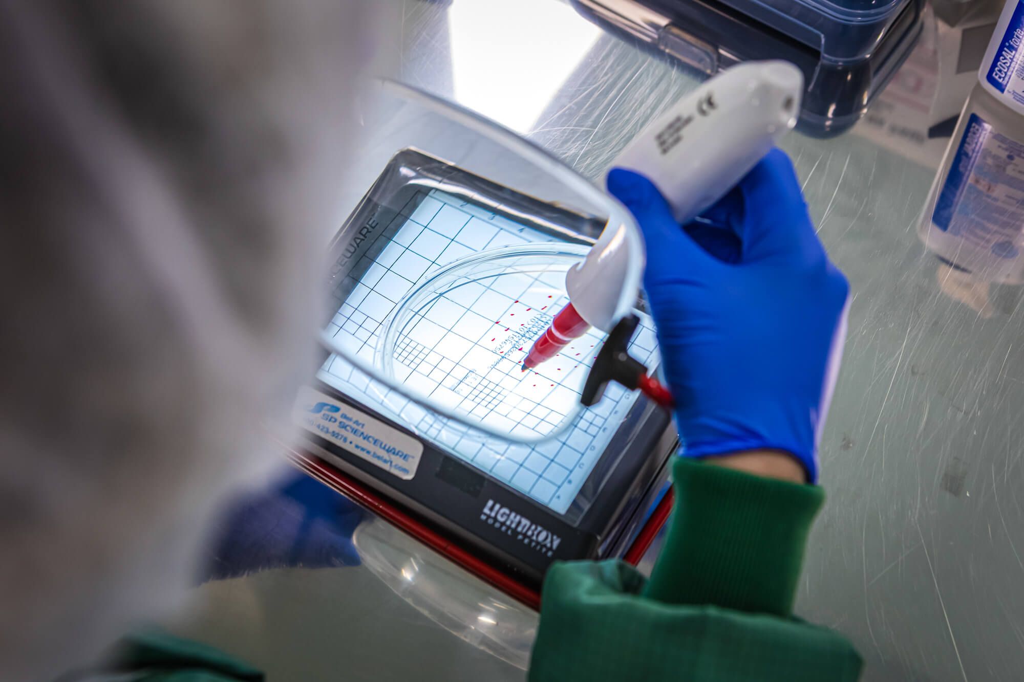 mikrobioloska-laboratorija-otvaranje-4.jpg