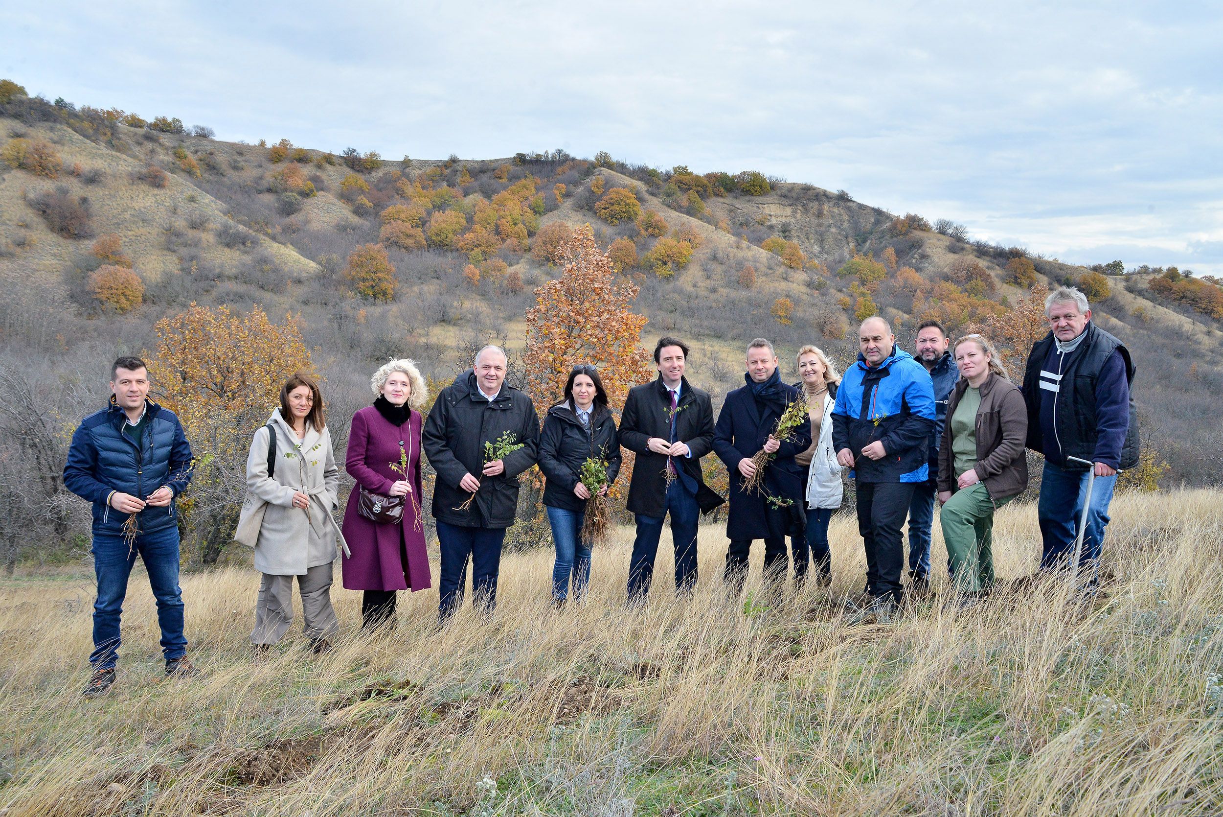 „Алкалоид“ дел од иницијативата „Plant a tree for the Jubilee“, во организација на британската Амбасада во Скопје (1)