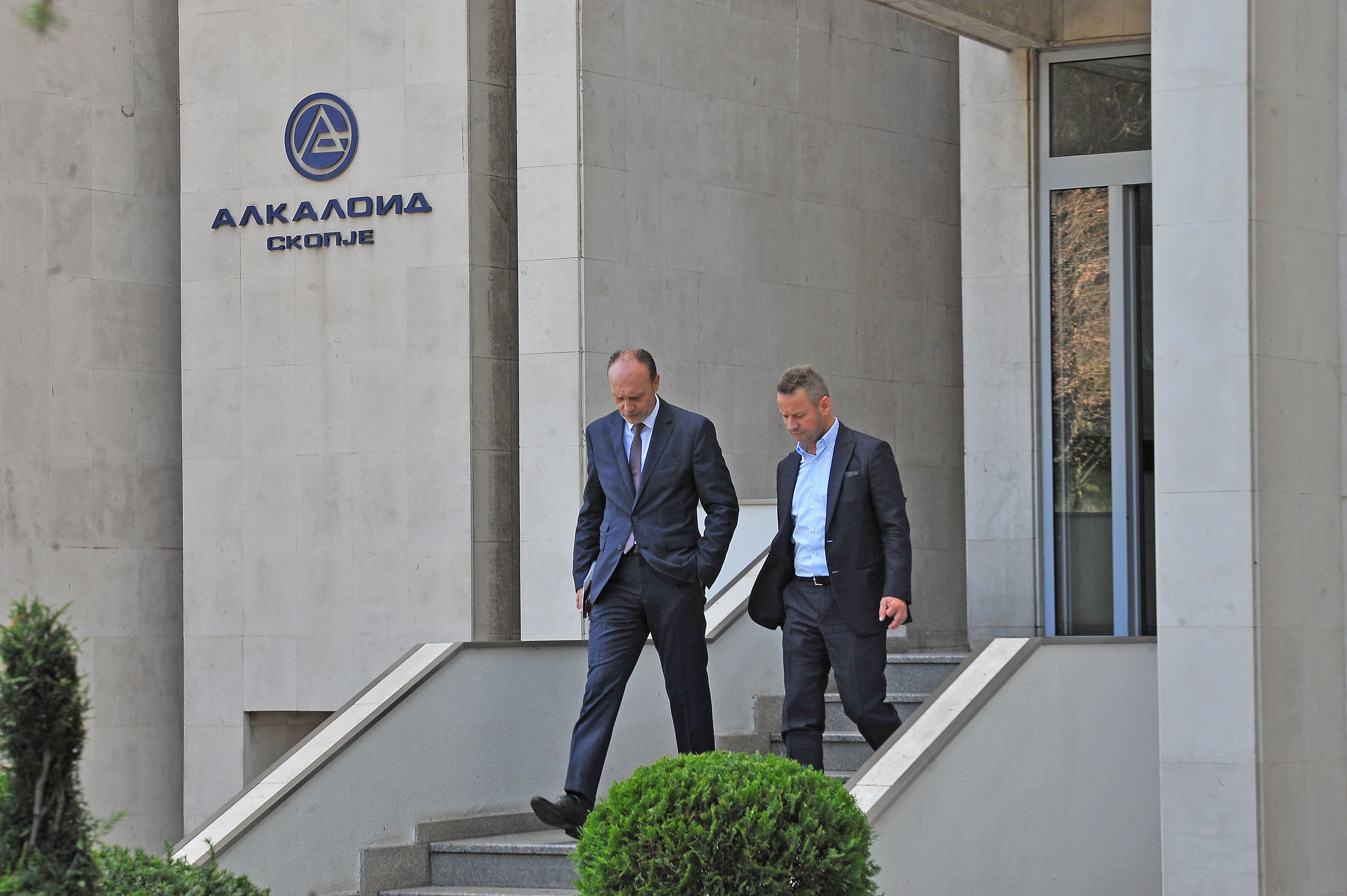 Францускиот амбасадор во официјална работна посета на „Алкалоид“ (2)