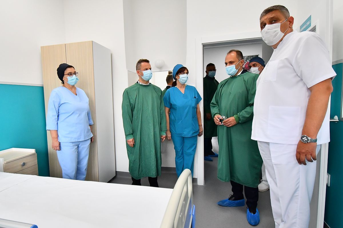 Media information "Alkaloid" and the "Trajche Mukaetov" Foundation have donated 170,000 euros for the phi "General Hospital Kavadarci" (1)