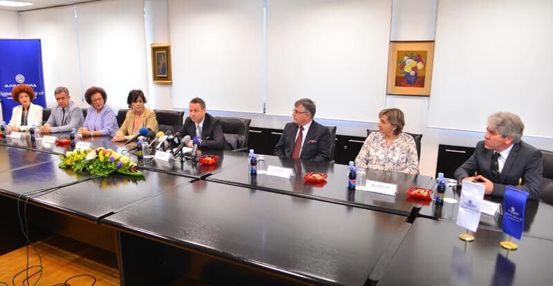Memorandum of cooperation signed for the internship program for students in pharmacy and chemistry in Alkaloid AD Skopje (1)