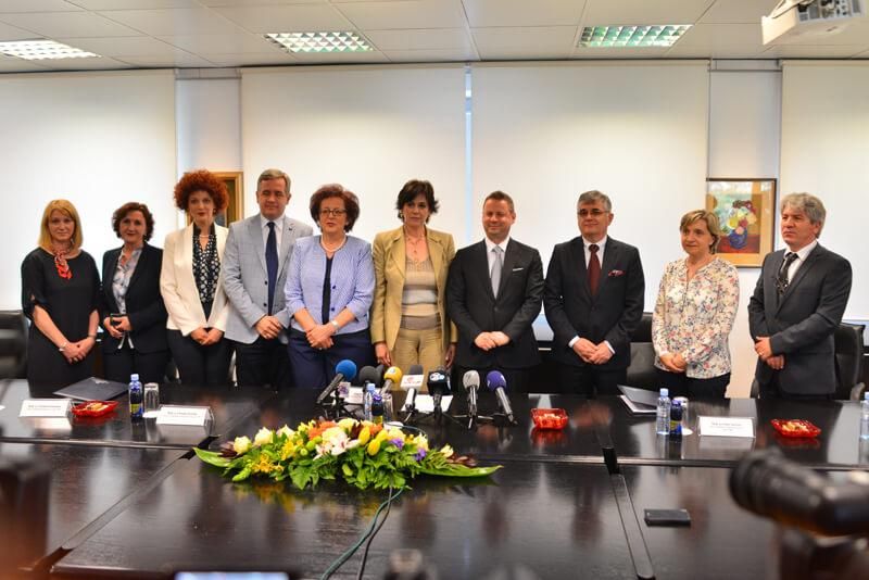 Memorandum of cooperation signed for the internship program for students in pharmacy and chemistry in Alkaloid AD Skopje (1)