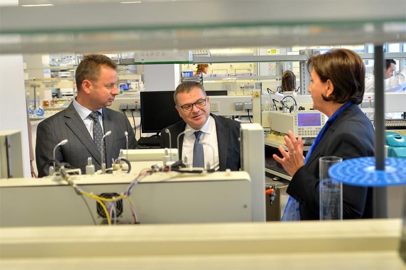 France’s ambassador to Macedonia pays official visit to Alkaloid (1)