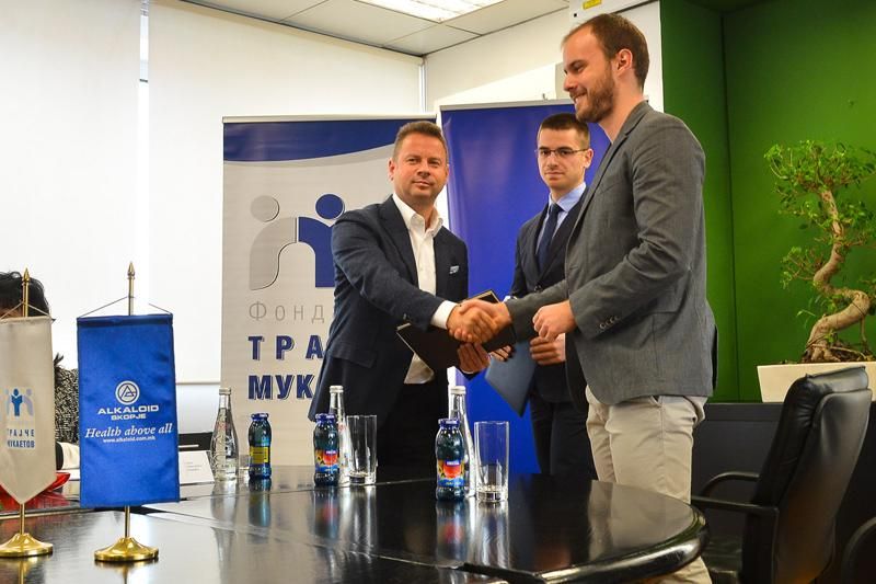 Trajche Mukaetov Foundation grants new scholarships (1)