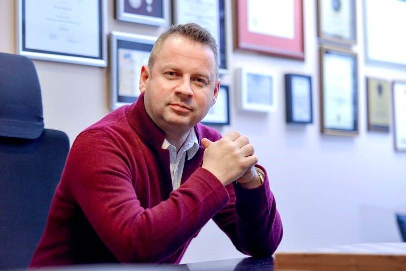 zhivko-mukaetov-beneficii-za-decata-na-vrabotenite-vo-alkaloid.jpg